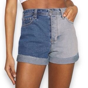 Hollister Ultra High-Rise Mom Two-Tone Block Demin Shorts | Juniors Sz 9/29